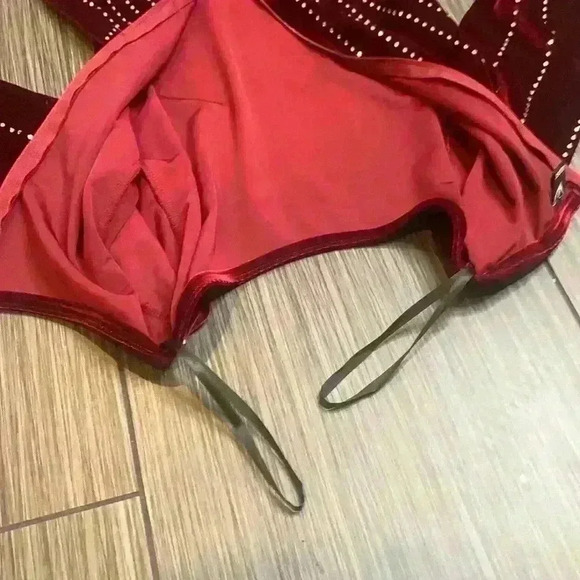 Windsor Burgundy Mei Heat Up The Night Long Fitted Sleeves Mini Dress Size S-M - Picture 8 of 8